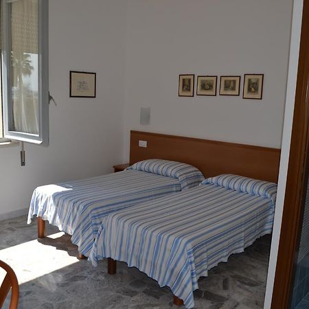 Albergo Quaglia Roseto Degli Abruzzi Exterior foto