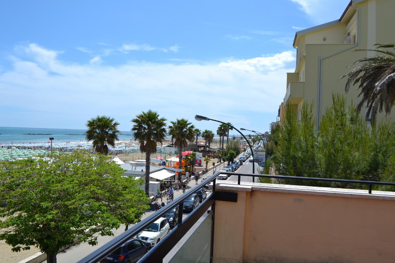Albergo Quaglia Roseto Degli Abruzzi Exterior foto